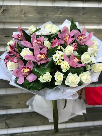 Букет цветов из: Розы и Хризантемы в Севске