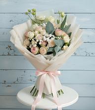 Букет цветов из:  Розы и Лизиантусы в Севске
