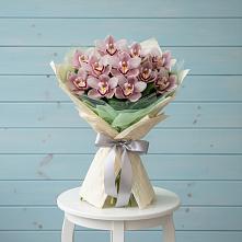 Букет цветов из:  Орхидеи и Розы в Севске