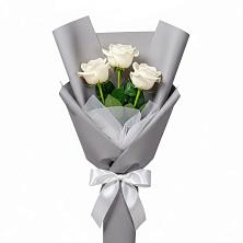 Букет 3 белые розы в Севске