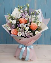 Букет цветов из:  Лизиантусы, Розы, Альстромерии и Гипсофила в Севске