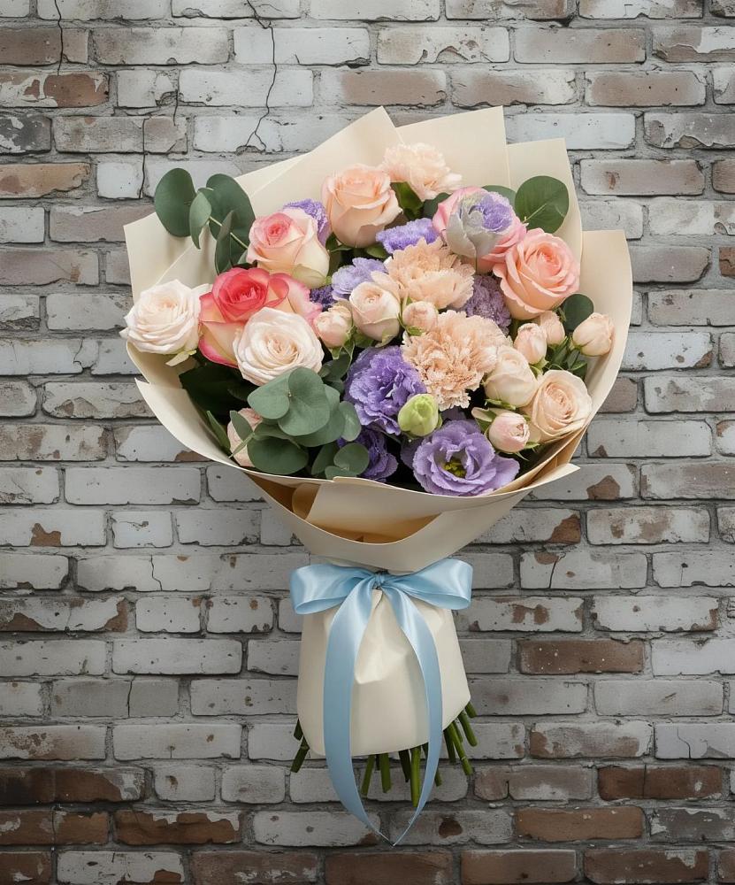 Букет цветов из: Розы, Лизиантусы и Гвоздики в Севске