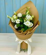 Букет цветов из:  Хризантемы и Лизиантусы в Севске