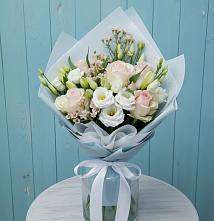 Букет цветов из:  Розы и Лизиантусы в Севске