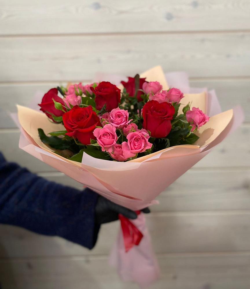 Букет цветов из: Розы в Севске
