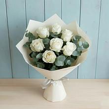 Букет Белые розы в Эвкалипте в Севске
