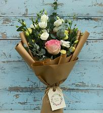 Букет цветов из:  Розы и Лизиантусы в Севске