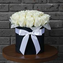 Цветочная композиция из Розы в шляпной коробке #REPLACE_PRED# Севске